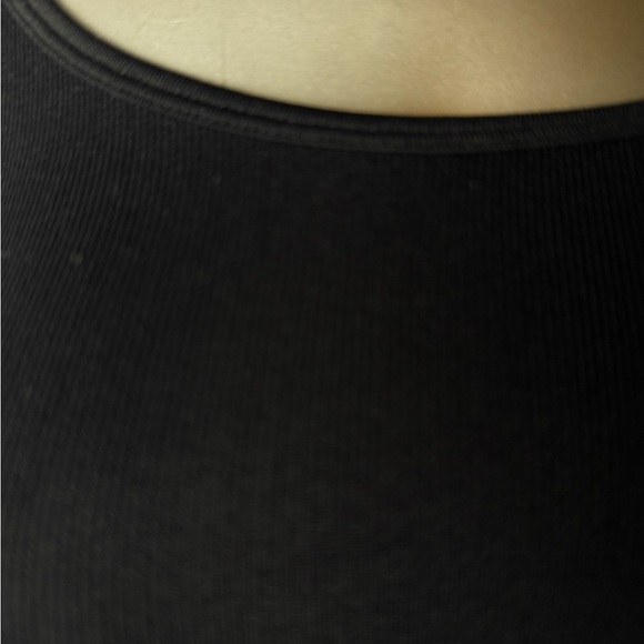 Elegant Black Long Sleeve Crop Top - Picture 5 of 8